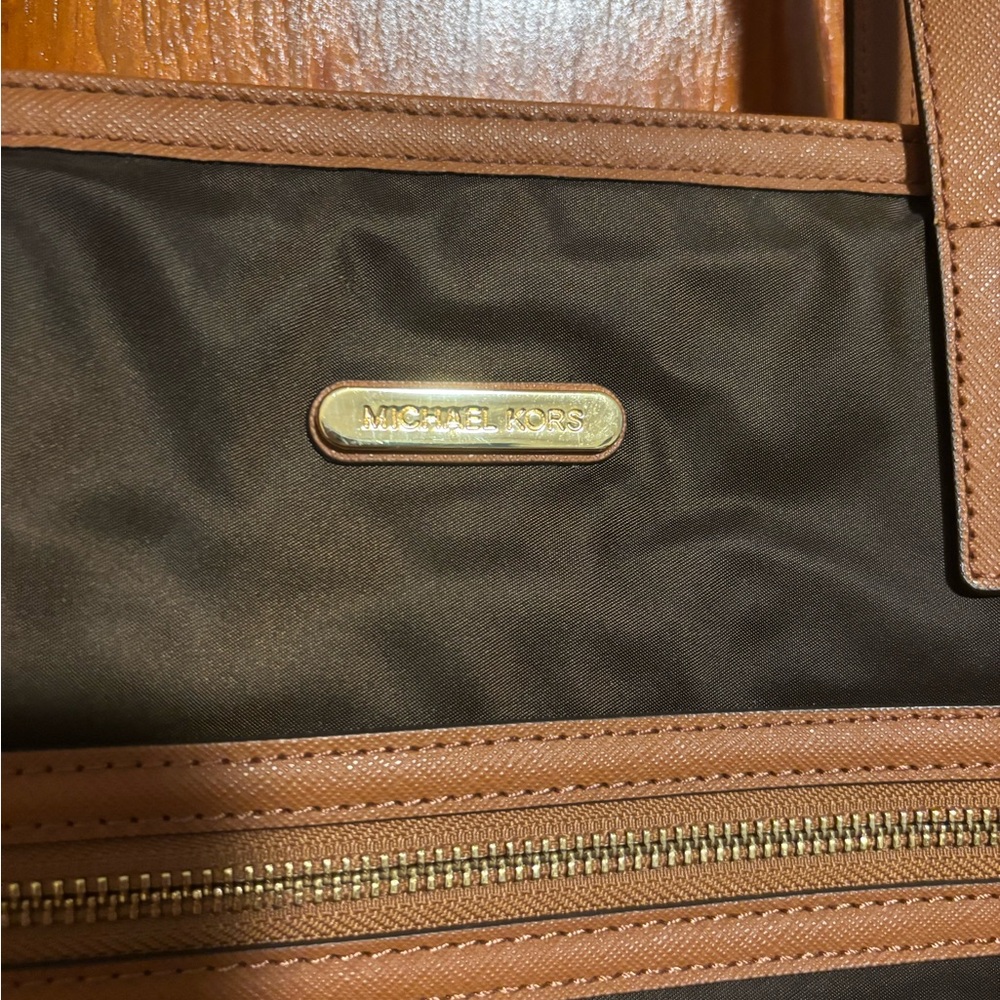 MICHAEL KORS Kempton Chocolate Brown Nylon Tote Bag - Picture 3 of 9